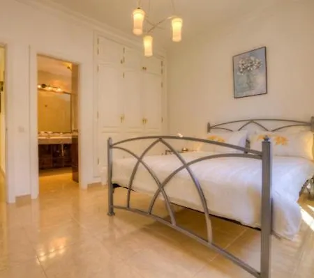 Vila Puerto Del Carmen Sleeps 8 With Pool And Wifi
